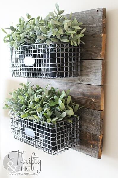 We have over 20 DIY Farmhouse decor ideas that are easy to make. Find lots of ideas that are budget friendly and simple to create for your home. Hanging baskets with plants.