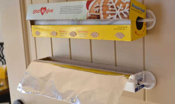 Get your home in order with Dollar Store Home Organization Ideas. 20 creative ways to make the most of your space with Dollar Store home organization. Foil hanging rack.