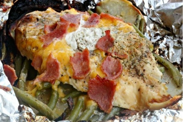 We have the best tin foil dinners for you to try! These foil pack meals make dinner time simple. Clean up is a breeze with these foil packet recipes. These are truly the best foil packet dinner ideas. Try these tasty foil dinners today! We have the best tin foil dinners for you to try! These foil pack meals make dinner time simple. Clean up is a breeze with these foil packet recipes. These are truly the best foil packet dinner ideas. Try these tasty foil dinners today!
