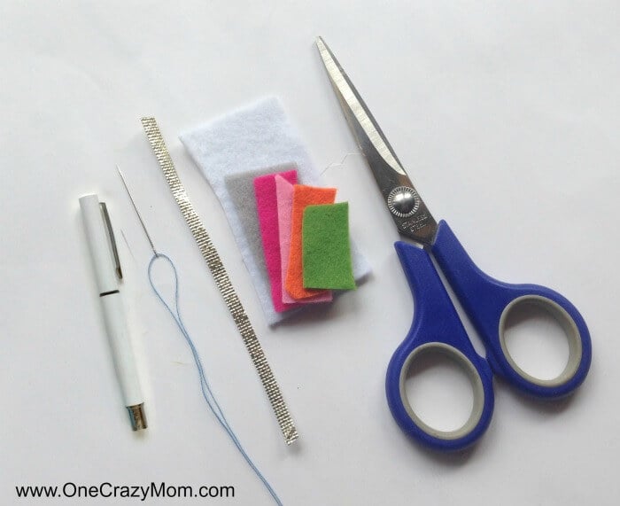 Easter felt crafts are so fun! Learn how to make a Bunny Charm. DIY Easter crafts are so simple. Kids will love this easy bunny craft! Find Easter craft ideas for kids. Easter crafts for kids they will love! Supplies for bunny charm.