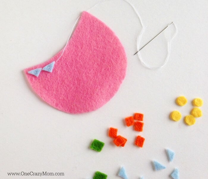 Make this DIY Easter Treat Pouch! It's so fun and perfect for a little bag of candy. DIY Easter crafts are so fun! Try this Easter Craft for kids today! Make this DIY Easter Treat Pouch! It's so fun and perfect for a little bag of candy. DIY Easter crafts are so fun! Try this Easter Craft for kids today!