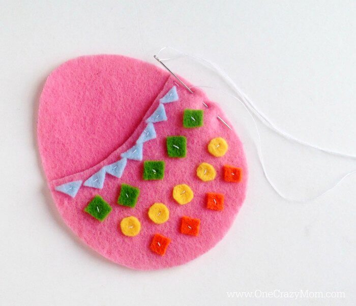 Make this DIY Easter Treat Pouch! It's so fun and perfect for a little bag of candy. DIY Easter crafts are so fun! Try this Easter Craft for kids today! Make this DIY Easter Treat Pouch! It's so fun and perfect for a little bag of candy. DIY Easter crafts are so fun! Try this Easter Craft for kids today!