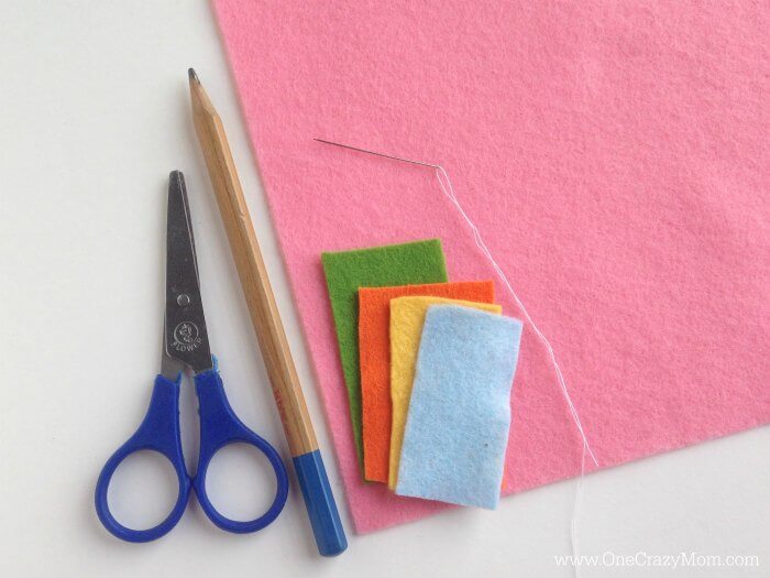 Make this DIY Easter Treat Pouch! It's so fun and perfect for a little bag of candy. DIY Easter crafts are so fun! Try this Easter Craft for kids today! Make this DIY Easter Treat Pouch! It's so fun and perfect for a little bag of candy. DIY Easter crafts are so fun! Try this Easter Craft for kids today!