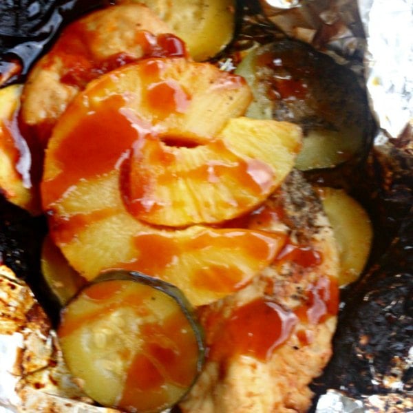 We have the best tin foil dinners for you to try! These foil pack meals make dinner time simple. Clean up is a breeze with these foil packet recipes. These are truly the best foil packet dinner ideas. Try these tasty foil dinners today! We have the best tin foil dinners for you to try! These foil pack meals make dinner time simple. Clean up is a breeze with these foil packet recipes. These are truly the best foil packet dinner ideas. Try these tasty foil dinners today!