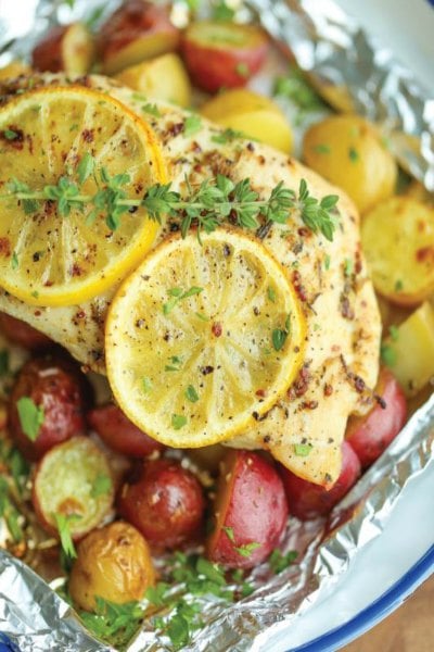 We have the best tin foil dinners for you to try! These foil pack meals make dinner time simple. Clean up is a breeze with these foil packet recipes. These are truly the best foil packet dinner ideas. Try these tasty foil dinners today! We have the best tin foil dinners for you to try! These foil pack meals make dinner time simple. Clean up is a breeze with these foil packet recipes. These are truly the best foil packet dinner ideas. Try these tasty foil dinners today!