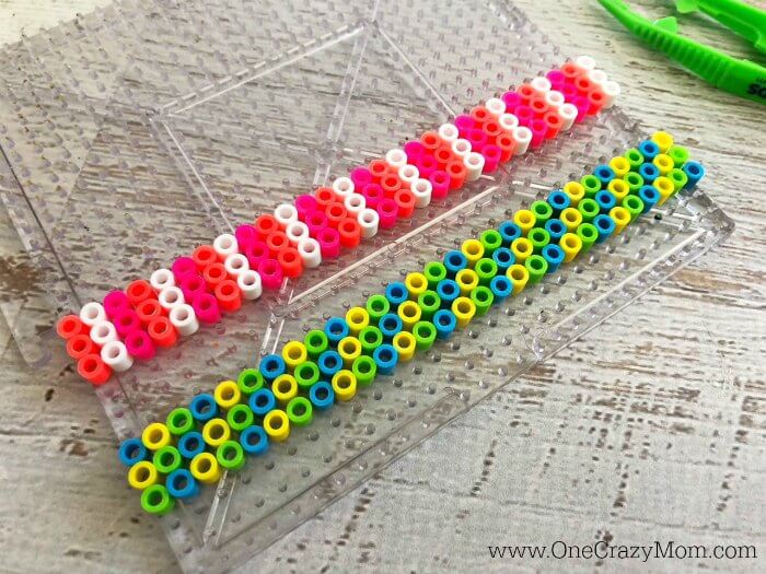 The bracelet pattern being made. 