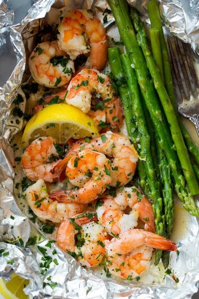 We have the best tin foil dinners for you to try! These foil pack meals make dinner time simple. Clean up is a breeze with these foil packet recipes. These are truly the best foil packet dinner ideas. Try these tasty foil dinners today! We have the best tin foil dinners for you to try! These foil pack meals make dinner time simple. Clean up is a breeze with these foil packet recipes. These are truly the best foil packet dinner ideas. Try these tasty foil dinners today!