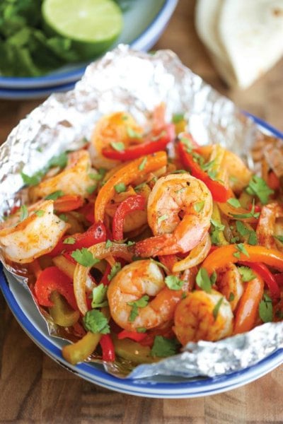 We have the best tin foil dinners for you to try! These foil pack meals make dinner time simple. Clean up is a breeze with these foil packet recipes. These are truly the best foil packet dinner ideas. Try these tasty foil dinners today! We have the best tin foil dinners for you to try! These foil pack meals make dinner time simple. Clean up is a breeze with these foil packet recipes. These are truly the best foil packet dinner ideas. Try these tasty foil dinners today!