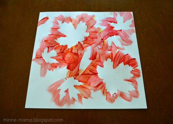 Over 15 of the best Fall Crafts for Kids - Quick and Easy crafts for toddlers - Fall Crafts for toddlers and more. Easy DIY fall crafts everyone will love! #onecrazymom #craftideas #kidscrafts #fall Fall leaf painting on paper.