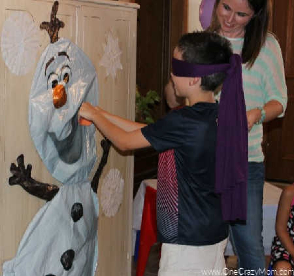 Throw a fabulous party on a budget with these FROZEN BIRTHDAY PARTY IDEAS. Find lots of frozen birthday party ideas on a budget. Throw a fabulous party on a budget with these FROZEN BIRTHDAY PARTY IDEAS. Find lots of frozen birthday party ideas on a budget.