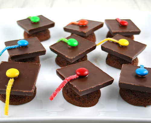 We have the best Graduation Party Ideas. You will find a big list of decor ideas, party food recipes, gifts and more to make your party a success. Graduation caps made out of chocolate.