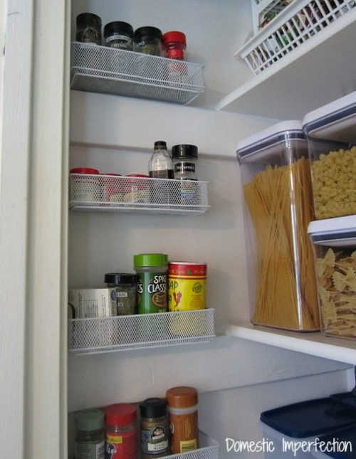 If you are overwhelmed with your spice cabinet, learn the best way to organize spices. Find 15+ ways to organize spices that will keep everything in order. If you are overwhelmed with your spice cabinet, learn the best way to organize spices. Find 15+ ways to organize spices that will keep everything in order.