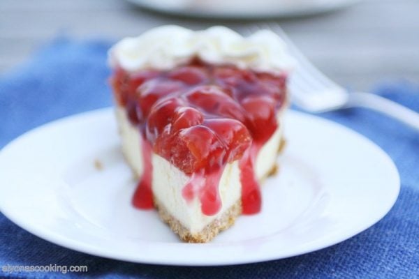 Enjoy dessert any day of the week with these easy 3 ingredient desserts. From cakes and cookies to treats and more, we have 25 tasty 3 ingredient desserts. Enjoy dessert any day of the week with these easy 3 ingredient desserts. From cakes and cookies to treats and more, we have 25 tasty 3 ingredient desserts.