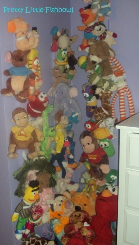 It is so easy to get overwhelmed with stuffed animals taking over your house. Learn these brilliant Stuffed Animal Storage Ideas to regain order. It is so easy to get overwhelmed with stuffed animals taking over your house. Learn these brilliant Stuffed Animal Storage Ideas to regain order.