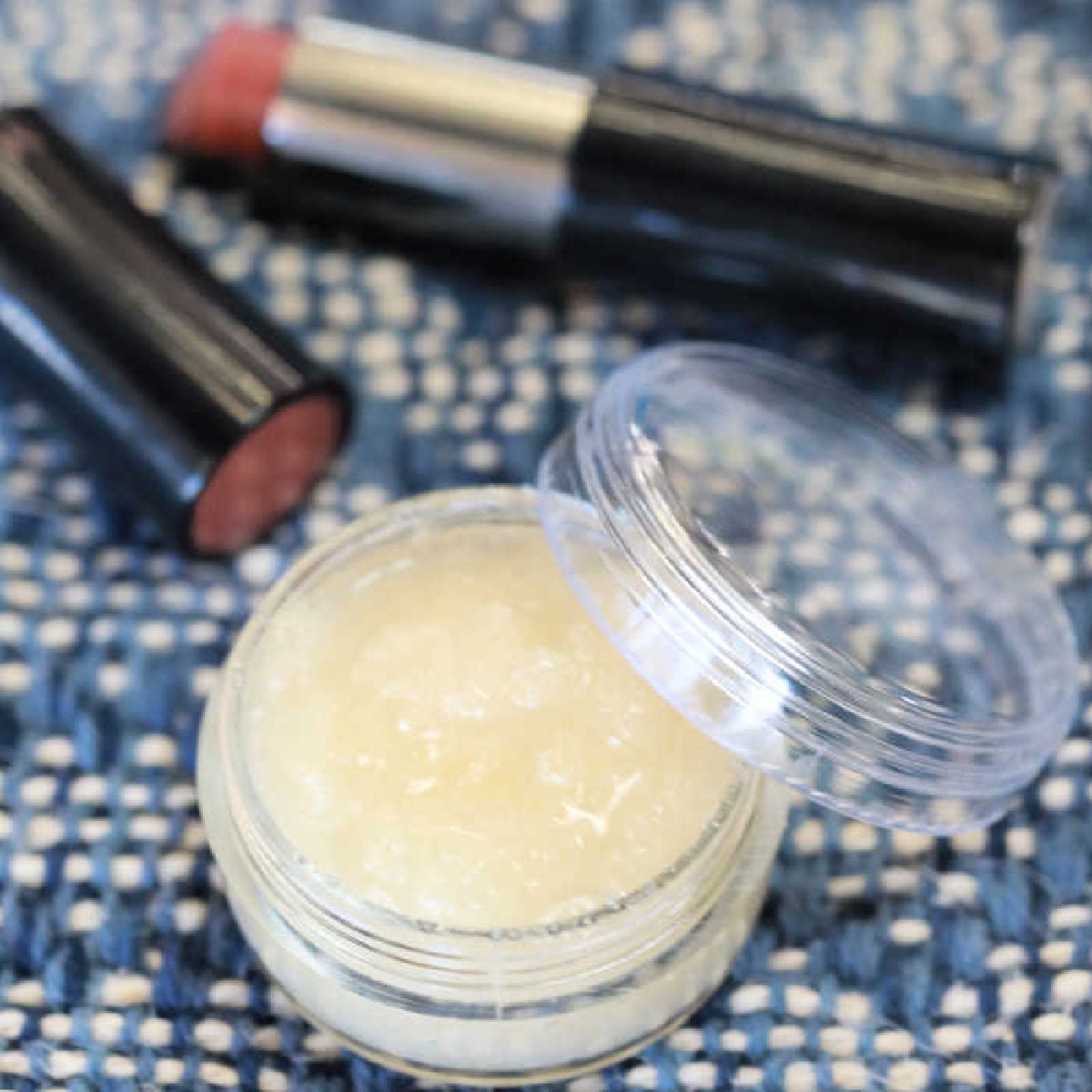 Make this easy DIY Lip Scrub that will leave your lips soft and exfoliated. With only 4 ingredients, you can easily make this lip scrub recipe. Make this easy DIY Lip Scrub that will leave your lips soft and exfoliated. With only 4 ingredients, you can easily make this lip scrub recipe.