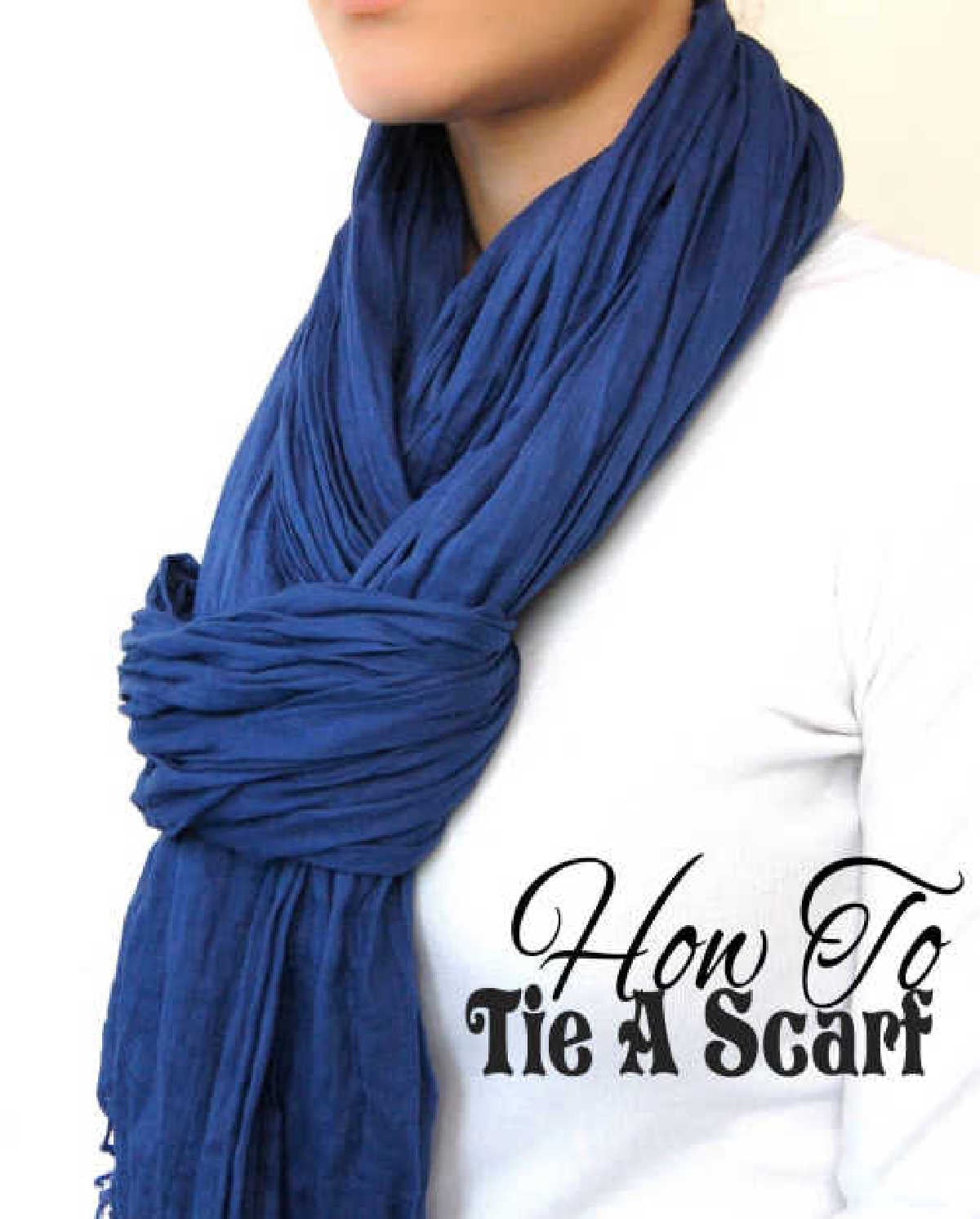 We have 10+ different ways to wear a scarf. If you love scarves but need new ideas, try these cute ways to wear a scarf that you might not have thought of.
