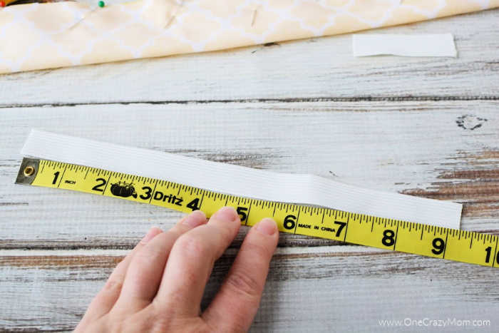 We have another fun DIY and you can easily learn how to make a bow scrunchie. With just a few simple steps and supplies, you will be making a bow scrunchie. We have another fun DIY and you can easily learn how to make a bow scrunchie. With just a few simple steps and supplies, you will be making a bow scrunchie.
