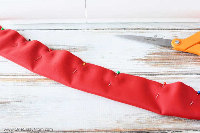 DIY Velvet Scrunchies are so fun to make and cute to wear. Learn how to make a diy scrunchie with this easy tutorial. How to make a scrunchie out of velvet. DIY Velvet Scrunchies are so fun to make and cute to wear. Learn how to make a diy scrunchie with this easy tutorial. How to make a scrunchie out of velvet.