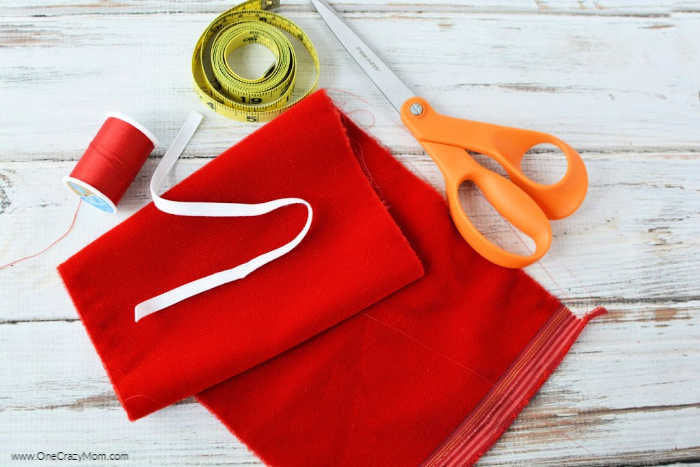 DIY Velvet Scrunchies are so fun to make and cute to wear. Learn how to make a diy scrunchie with this easy tutorial. How to make a scrunchie out of velvet. DIY Velvet Scrunchies are so fun to make and cute to wear. Learn how to make a diy scrunchie with this easy tutorial. How to make a scrunchie out of velvet.