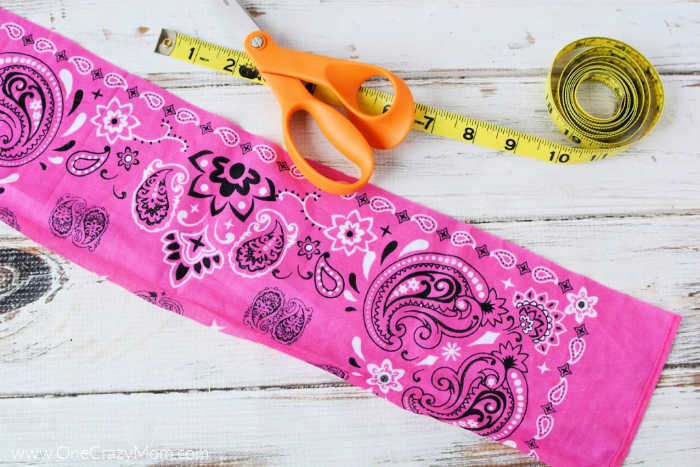 Learn how to make this easy DIY Scrunchie No Sew in just minutes. This super easy diy scrunchie is so fun to make and they turn out gorgeous. Learn how to make this easy DIY Scrunchie No Sew in just minutes. This super easy diy scrunchie is so fun to make and they turn out gorgeous.