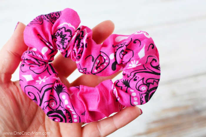Learn how to make this easy DIY Scrunchie No Sew in just minutes. This super easy diy scrunchie is so fun to make and they turn out gorgeous. Learn how to make this easy DIY Scrunchie No Sew in just minutes. This super easy diy scrunchie is so fun to make and they turn out gorgeous.