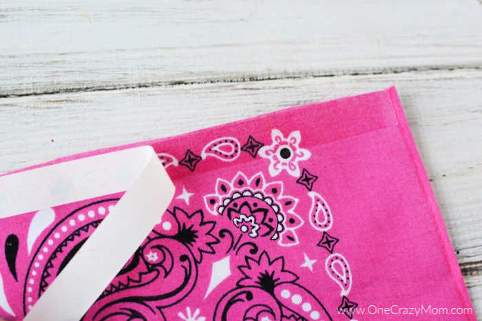 Learn how to make this easy DIY Scrunchie No Sew in just minutes. This super easy diy scrunchie is so fun to make and they turn out gorgeous. Learn how to make this easy DIY Scrunchie No Sew in just minutes. This super easy diy scrunchie is so fun to make and they turn out gorgeous.