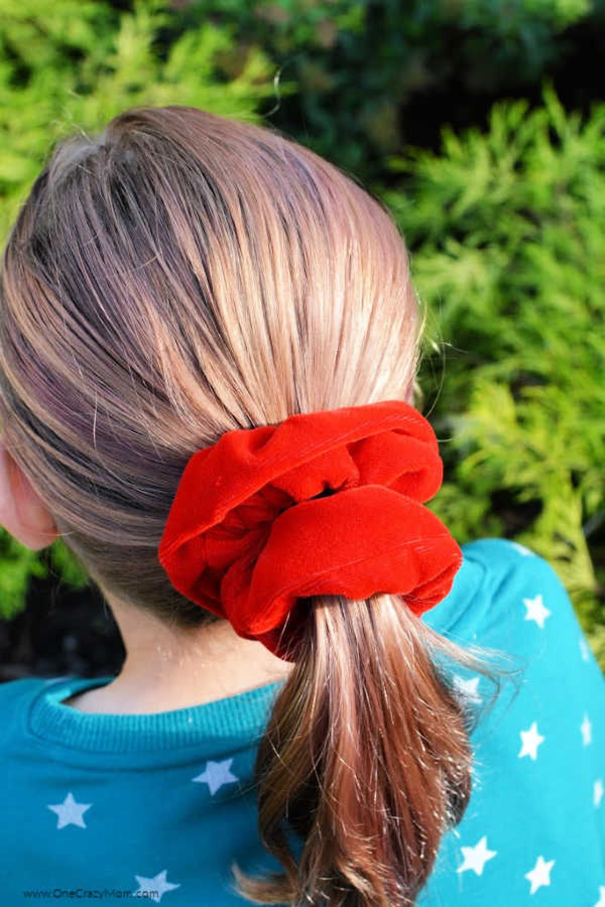 DIY Velvet Scrunchies are so fun to make and cute to wear. Learn how to make a diy scrunchie with this easy tutorial. How to make a scrunchie out of velvet. DIY Velvet Scrunchies are so fun to make and cute to wear. Learn how to make a diy scrunchie with this easy tutorial. How to make a scrunchie out of velvet.