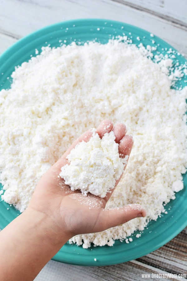 We are going to show you how to make fake snow with just 2 simple ingredients. This DIY Snow comes together in minutes but provides hours of fun! We are going to show you how to make fake snow with just 2 simple ingredients. This DIY Snow comes together in minutes but provides hours of fun!