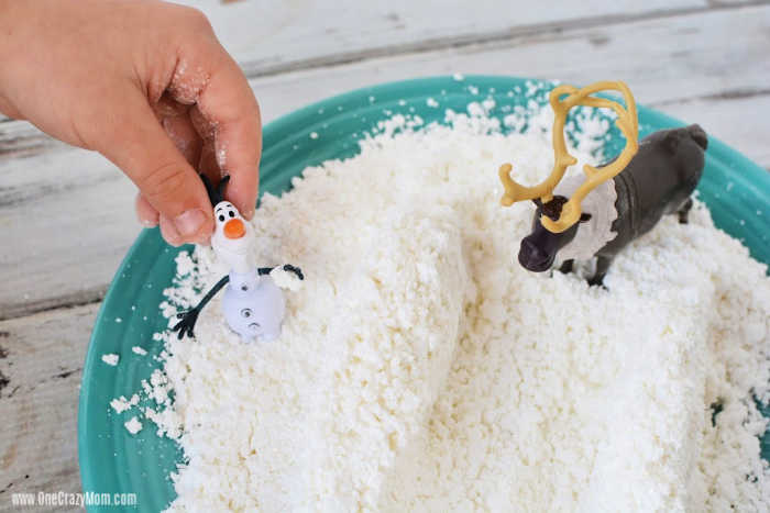 We are going to show you how to make fake snow with just 2 simple ingredients. This DIY Snow comes together in minutes but provides hours of fun! We are going to show you how to make fake snow with just 2 simple ingredients. This DIY Snow comes together in minutes but provides hours of fun!