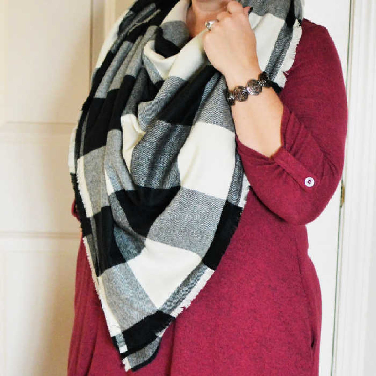 Learn how to make a blanket scarf and see how simple and easy it is. No need to buy these scarves at the store when you can make a no sew scarf at home. Learn how to make a blanket scarf and see how simple and easy it is. No need to buy these scarves at the store when you can make a no sew scarf at home.