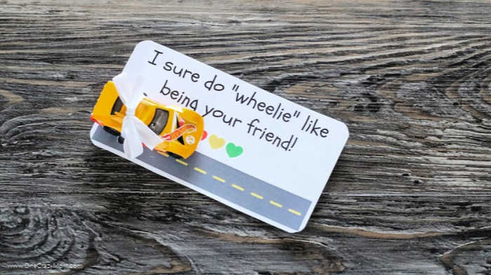 We have a fun and free printable to make these Hot Wheels Valentines. Homemade valentine cards are so easy to make and a ton of fun! We have a fun and free printable to make these Hot Wheels Valentines. Homemade valentine cards are so easy to make and a ton of fun!