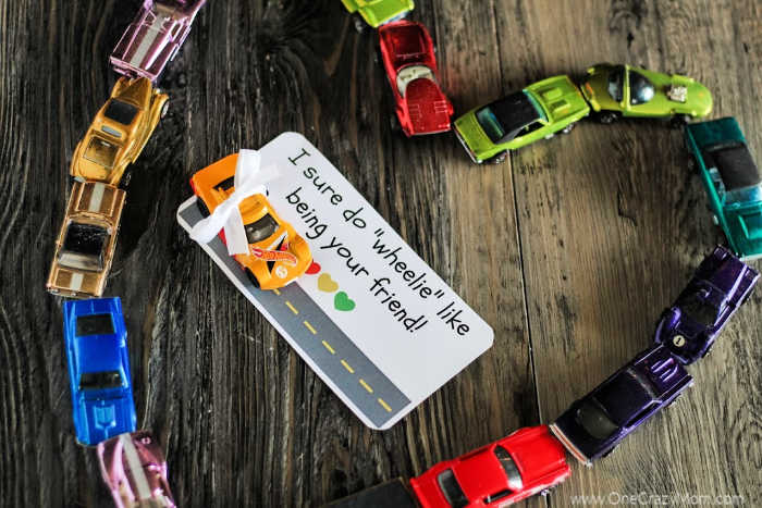We have a fun and free printable to make these Hot Wheels Valentines. Homemade valentine cards are so easy to make and a ton of fun! We have a fun and free printable to make these Hot Wheels Valentines. Homemade valentine cards are so easy to make and a ton of fun!