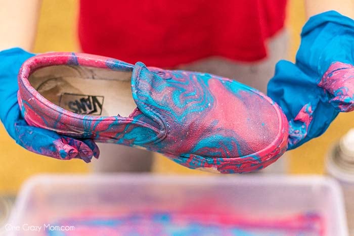 Today we are going to show you how to hydro dip shoes! It is super easy and turns out with a gorgeous design. Once you try this, you will love it! Today we are going to show you how to hydro dip shoes! It is super easy and turns out with a gorgeous design. Once you try this, you will love it!