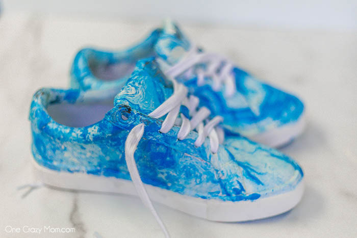 Today we are going to show you how to hydro dip shoes! It is super easy and turns out with a gorgeous design. Once you try this, you will love it! Today we are going to show you how to hydro dip shoes! It is super easy and turns out with a gorgeous design. Once you try this, you will love it!