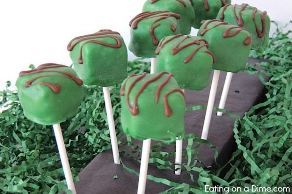 We have gathered the best Minecraft party ideas. From food and games to decor and more, find Minecraft birthday party ideas that are easy, frugal and fun! Minecraft cake pops on a display.