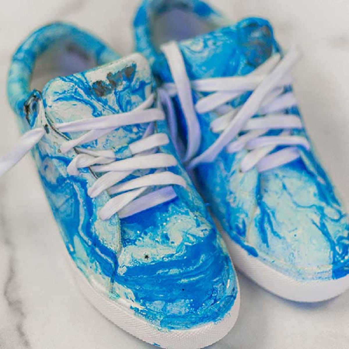 Today we are going to show you how to hydro dip shoes! It is super easy and turns out with a gorgeous design. Once you try this, you will love it! Today we are going to show you how to hydro dip shoes! It is super easy and turns out with a gorgeous design. Once you try this, you will love it!
