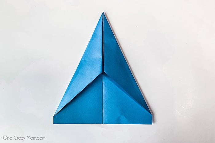 We are going to show you how to make a paper airplane. With just a few easy steps, you can make the perfect airplane that is simple but tons of fun! We are going to show you how to make a paper airplane. With just a few easy steps, you can make the perfect airplane that is simple but tons of fun!