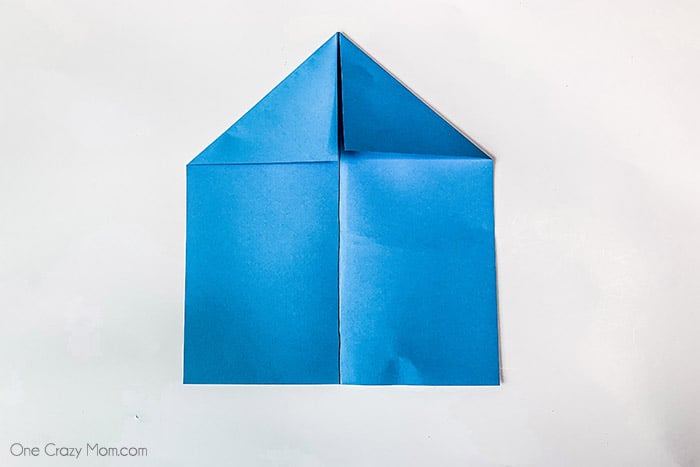 We are going to show you how to make a paper airplane. With just a few easy steps, you can make the perfect airplane that is simple but tons of fun! We are going to show you how to make a paper airplane. With just a few easy steps, you can make the perfect airplane that is simple but tons of fun!