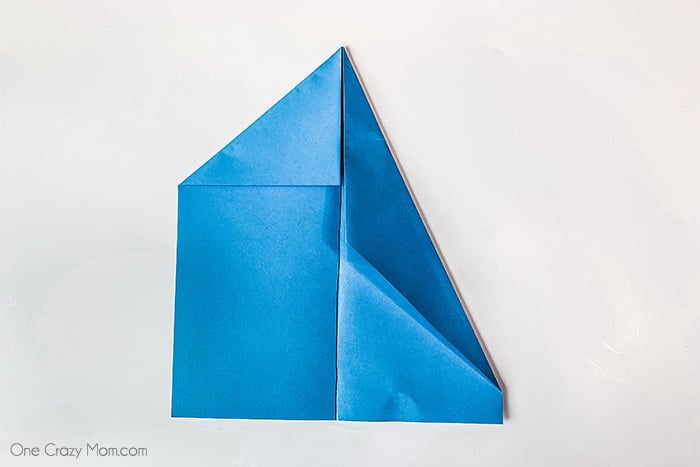 We are going to show you how to make a paper airplane. With just a few easy steps, you can make the perfect airplane that is simple but tons of fun! We are going to show you how to make a paper airplane. With just a few easy steps, you can make the perfect airplane that is simple but tons of fun!