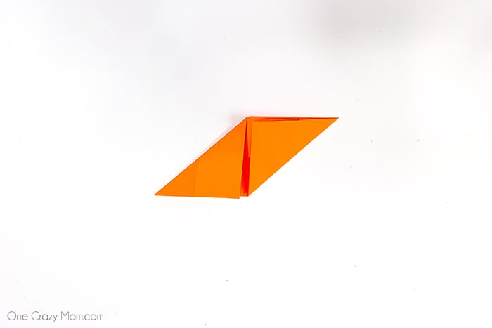 Grab some paper and learn how to make this easy origami cube. This is a simple but fun activity perfect to keep the kids busy while having a blast. Step by step instructions for making an origami cube.