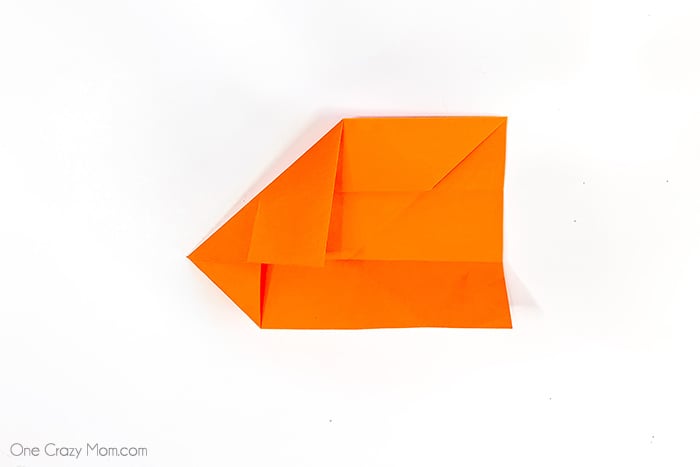 Grab some paper and learn how to make this easy origami cube. This is a simple but fun activity perfect to keep the kids busy while having a blast. Step by step instructions for making an origami cube.