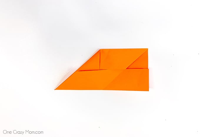 Grab some paper and learn how to make this easy origami cube. This is a simple but fun activity perfect to keep the kids busy while having a blast. Step by step instructions for making an origami cube.