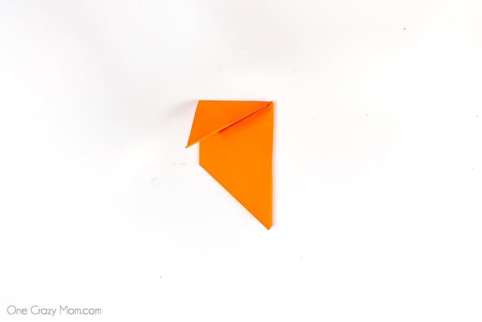 Grab some paper and learn how to make this easy origami cube. This is a simple but fun activity perfect to keep the kids busy while having a blast. Step by step instructions for making an origami cube.