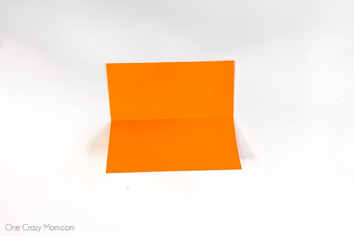 Grab some paper and learn how to make this easy origami cube. This is a simple but fun activity perfect to keep the kids busy while having a blast. Step by step instructions for making an origami cube.