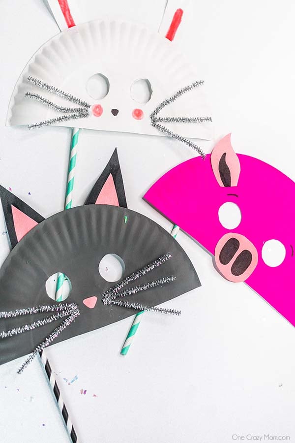 Animal paper plate masks are so simple and you probably already have all that you need at home! These are so easy that the kids can make several masks. Animal paper plate masks are so simple and you probably already have all that you need at home! These are so easy that the kids can make several masks.