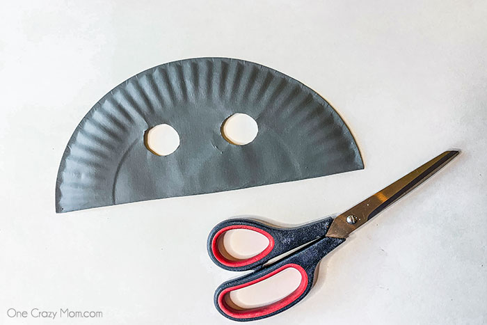 Animal paper plate masks are so simple and you probably already have all that you need at home! These are so easy that the kids can make several masks. Animal paper plate masks are so simple and you probably already have all that you need at home! These are so easy that the kids can make several masks.