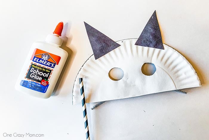 Animal paper plate masks are so simple and you probably already have all that you need at home! These are so easy that the kids can make several masks. Animal paper plate masks are so simple and you probably already have all that you need at home! These are so easy that the kids can make several masks.