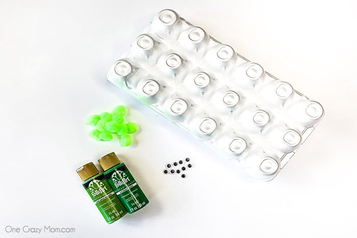 Save your empty egg cartons and make this Easy Turtle Egg Carton Craft. This is the perfect craft to make with the kiddos that is easy, frugal and fun! Supplies for turtle craft - egg carton, paint, pom poms, googly eyes, glue.