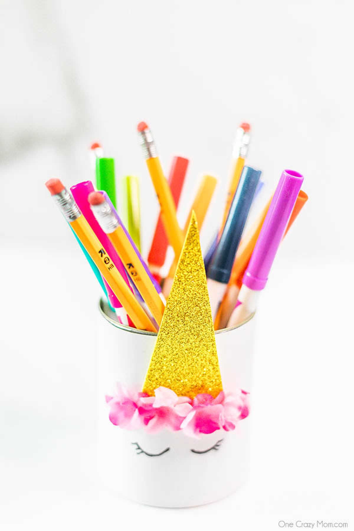 DIY unicorn pencil holder is an easy craft using dollar store supplies. Make this DIY Unicorn Craft for a fun way for kids to organize their pencils. DIY unicorn pencil holder is an easy craft using dollar store supplies. Make this DIY Unicorn Craft for a fun way for kids to organize their pencils.