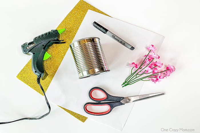 DIY unicorn pencil holder is an easy craft using dollar store supplies. Make this DIY Unicorn Craft for a fun way for kids to organize their pencils. DIY unicorn pencil holder is an easy craft using dollar store supplies. Make this DIY Unicorn Craft for a fun way for kids to organize their pencils.